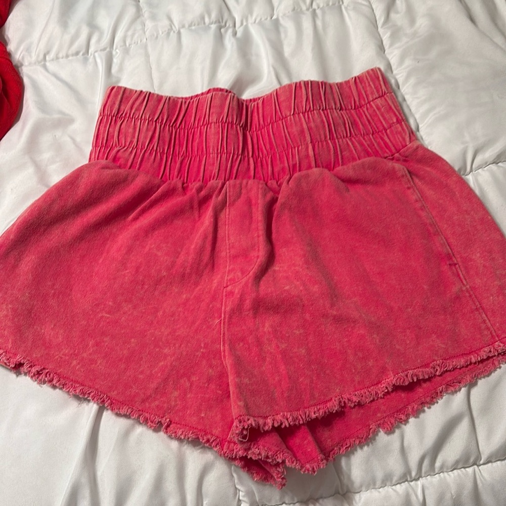 pink shorts